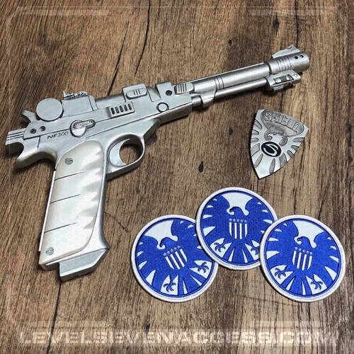 Scudo patch blu retrò - •,